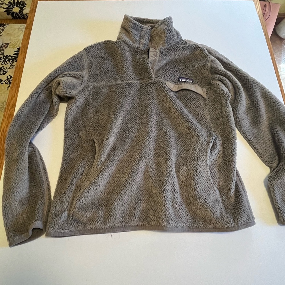 Patagonia Fleece Pullover Women’s Size Large- gray